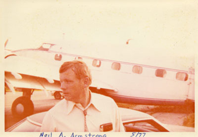 Professor Neil Armstrong at Lunken airport with the Flight Test Engineering II Class, Spring 1977.