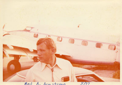 Professor Neil Armstrong at Lunken airport with the Flight Test Engineering II Class Spring 1977 in May of 1977. Photo courtesy of  Bob Levo, UC '77 AsE